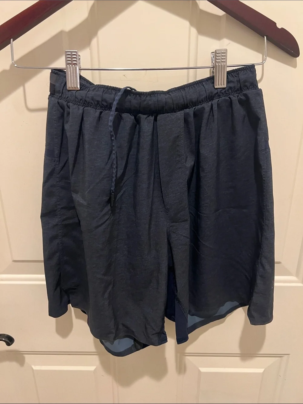 Lululemon Heathered navy unlined 7 Inch inseam men’s small